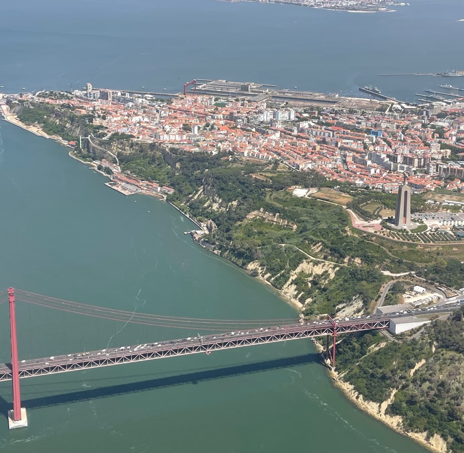 Cristo Rei e Lisboa vistos do ar, Portugal